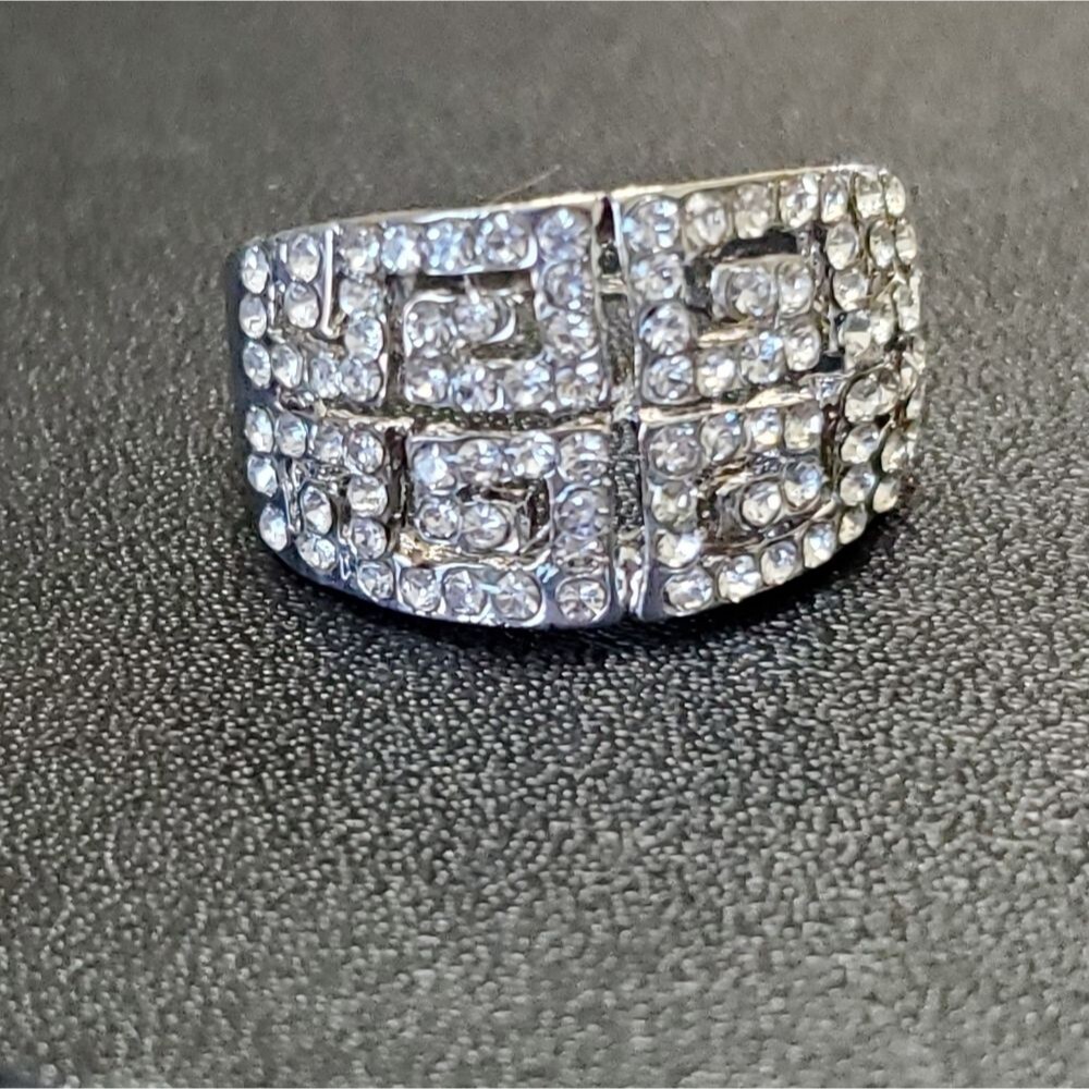 Silver tone rhinestone ring Almost a 6